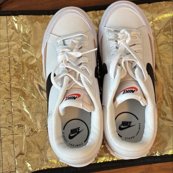 Size 6.5 Nike Women's Court Legacy Lift Shoes - Picture 4 of 7